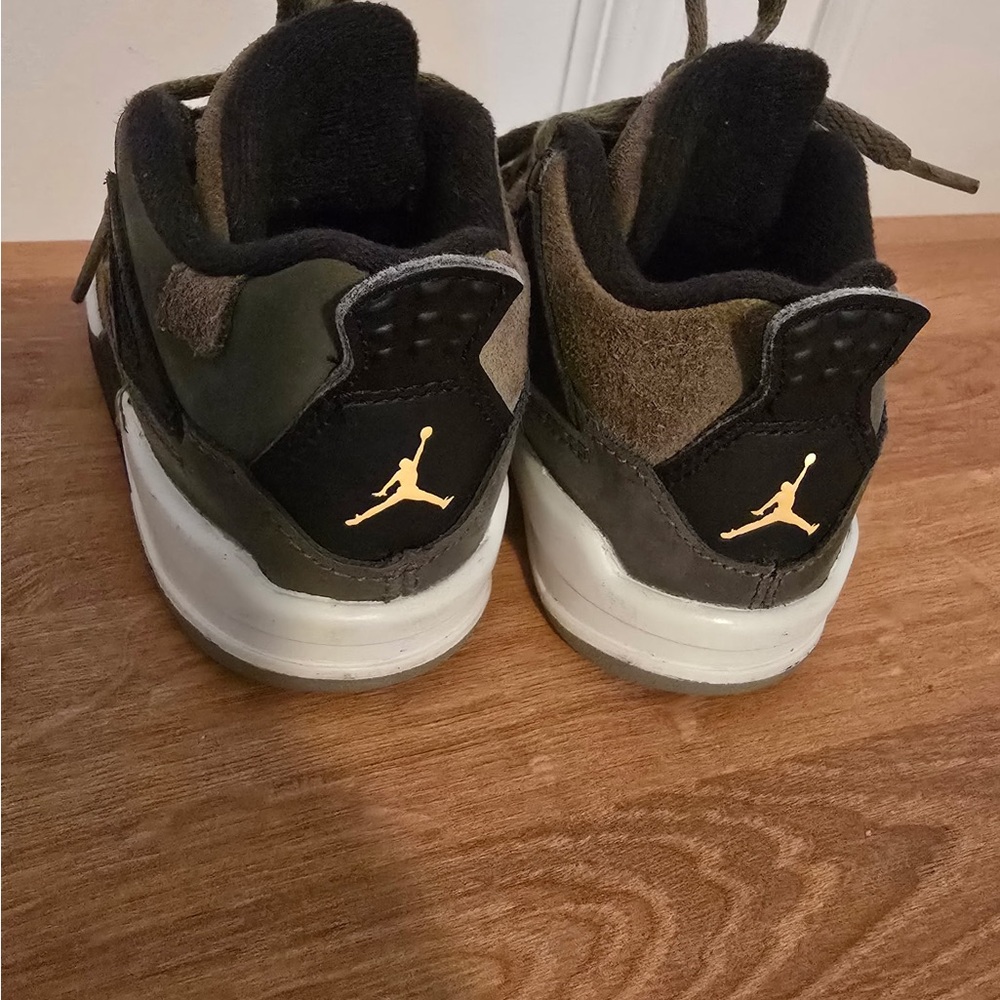 Jordan 4 - Picture 4 of 5